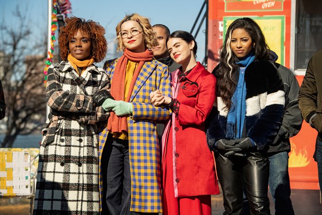 Katy Keene - Chapter Thirteen: Come Together - Filmfotók - Ashleigh Murray, Julia Chan, Lucy Hale, Camille Hyde