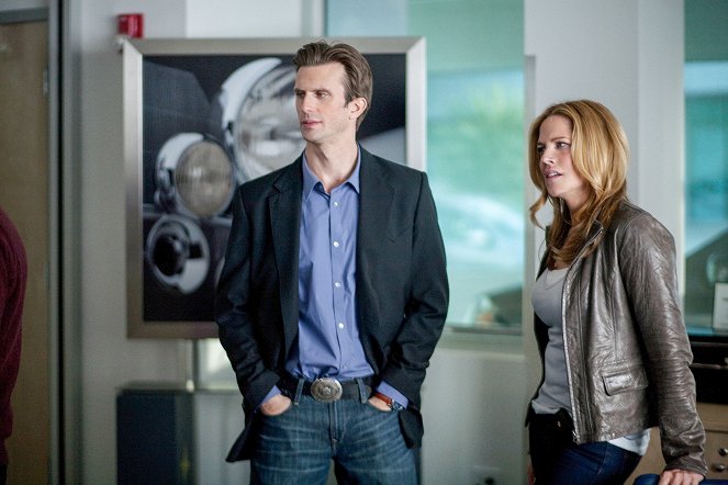 In Plain Sight - Season 4 - The Art of the Steal - Photos - Frederick Weller, Mary McCormack