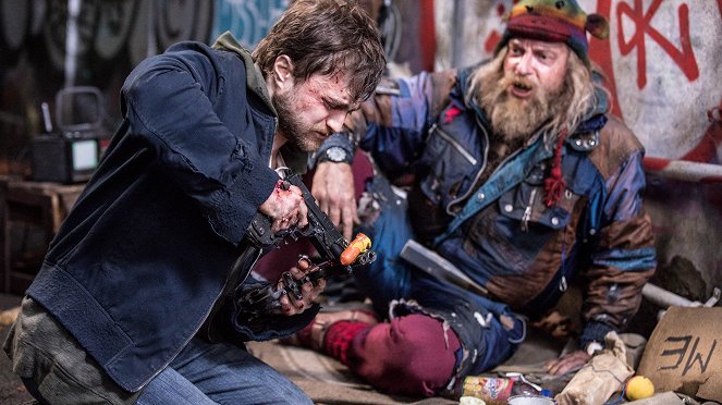 Talpig fegyverben - Filmfotók - Daniel Radcliffe, Rhys Darby