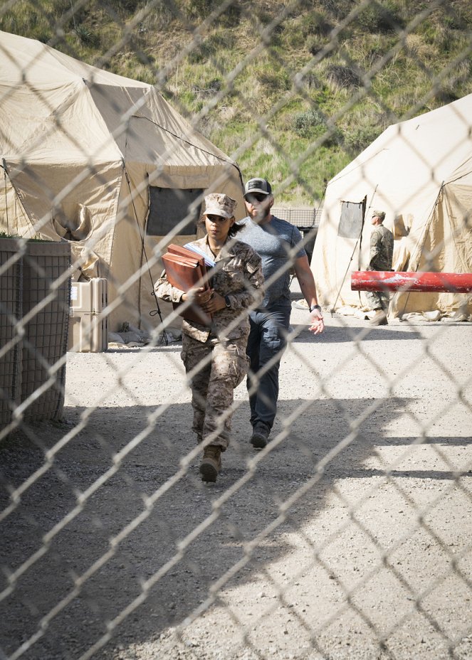 SEAL Team - Season 3 - No Choice in Duty - Photos - Toni Trucks