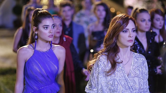 Zalim Istanbul - Season 2 - Episode 4 - Photos - Simay Barlas, Mine Tugay