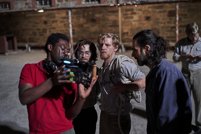 Szökés Pretoriából - Forgatási fotók - Francis Annan, Daniel Radcliffe, Daniel Webber