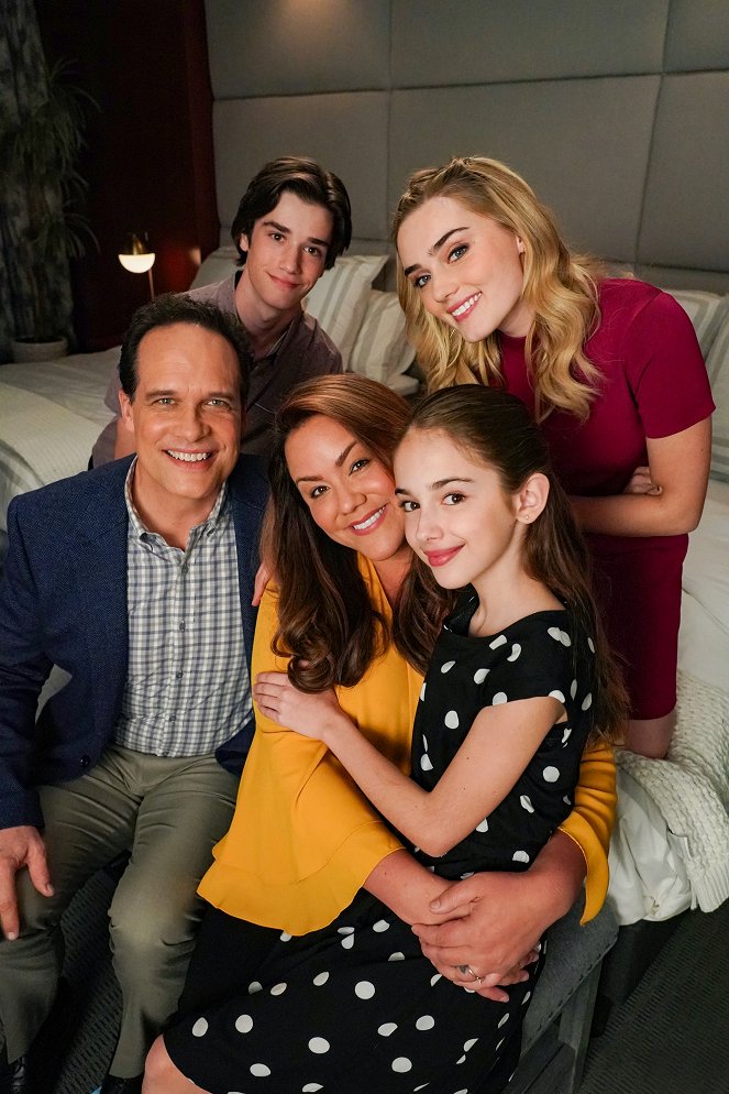 American Housewife - Vacation! - Making of - Diedrich Bader, Daniel DiMaggio, Katy Mixon, Julia Butters, Meg Donnelly