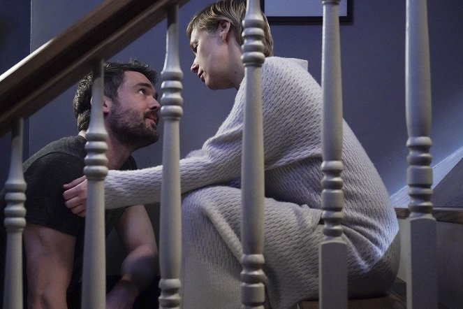 How to Get Away with Murder - Annalise Keating Is Dead - Photos - Charlie Weber, Liza Weil