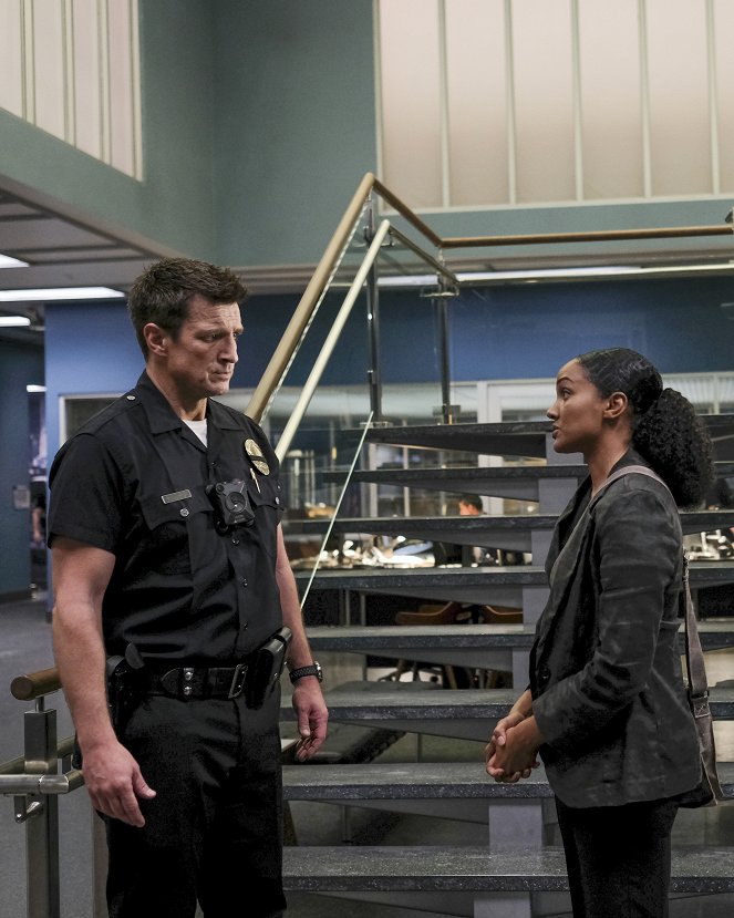 The Rookie - The Q Word - Photos - Nathan Fillion, Mekia Cox