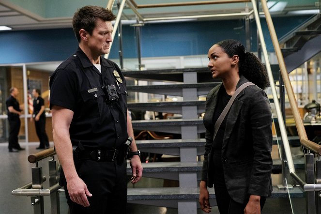 The Rookie - The Q Word - Photos - Nathan Fillion, Mekia Cox