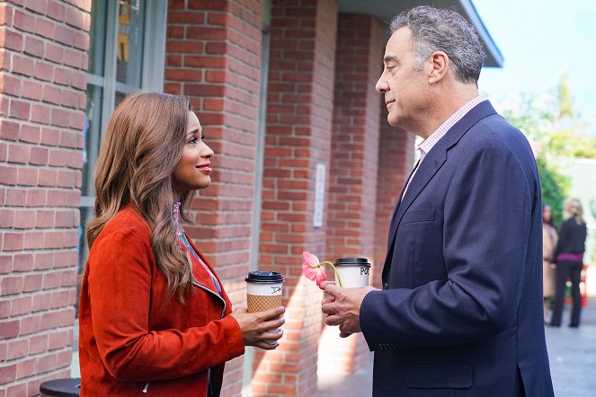 Single Parents - Season 2 - Look, This Is Obviously a Sexy Situation - Photos - Kimrie Lewis, Brad Garrett