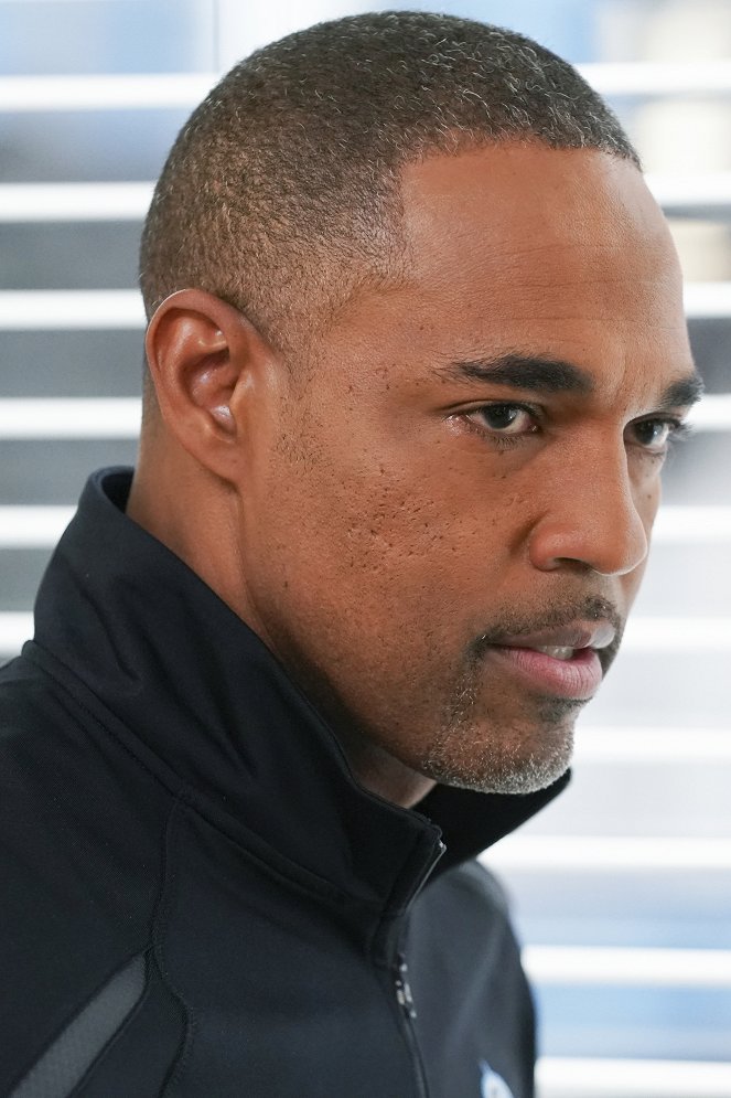 Station 19 - The Ghosts That Haunt Me - Photos - Jason George