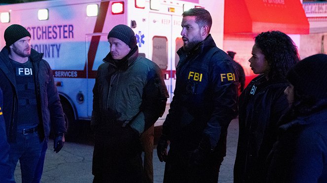 FBI: Special Crime Unit - American Dreams - Photos - Julian McMahon, Zeeko Zaki, Roxy Sternberg