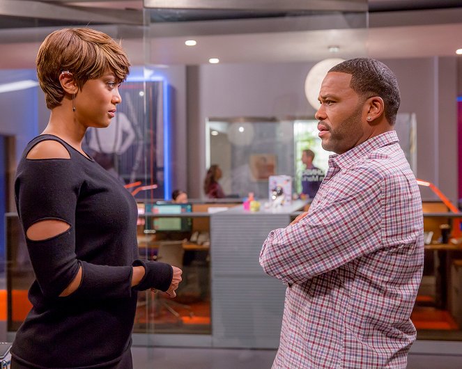 Black-ish - Plus Two Isn't a Thing - Filmfotók - Tyra Banks, Anthony Anderson