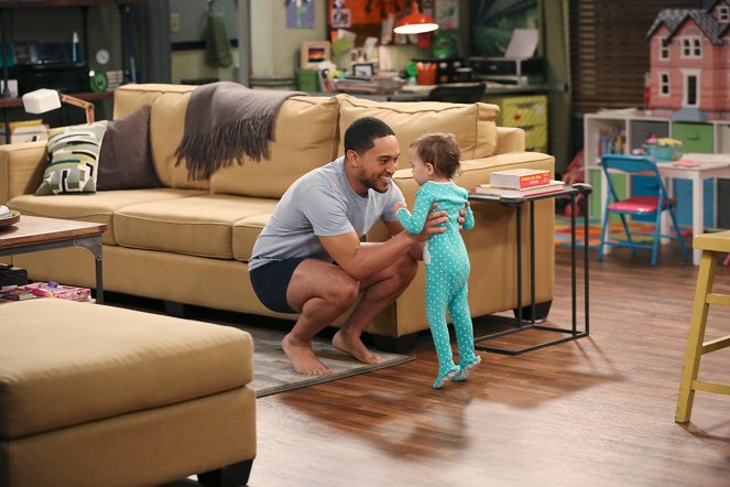 Baby Daddy - Homecoming and Going - Photos