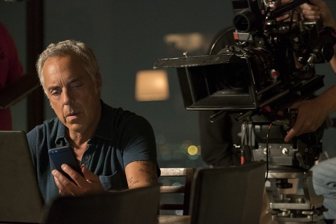 Bosch - Season 5 - Los que pillan pastillas - Del rodaje - Titus Welliver