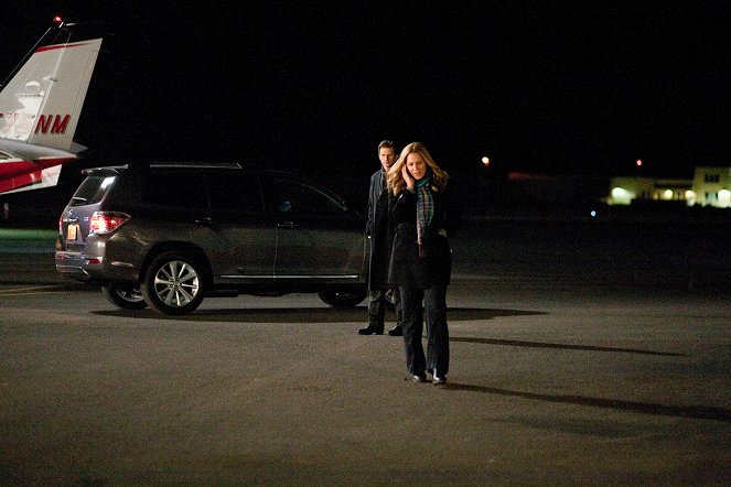 In Plain Sight - Season 4 - Love in the Time of Colorado - Photos - Frederick Weller, Mary McCormack