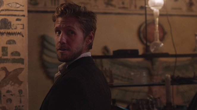 Blood & Treasure - The Secret of Macho Grande - Photos - Matt Barr