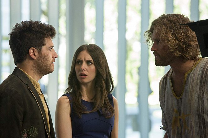 Search Party - Photos - Adam Pally, Alison Brie, T.J. Miller