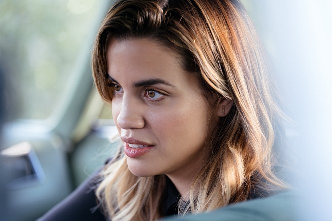 Dead to Me - You Don't Have To - Van film - Natalie Morales