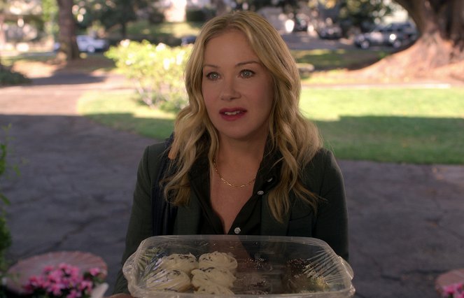 Dead to Me - You Don't Have To - Van film - Christina Applegate