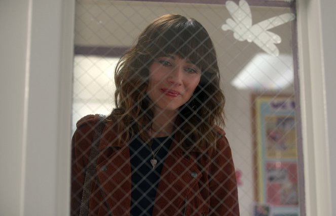 Dead to Me - It Had to Be You - Photos - Linda Cardellini