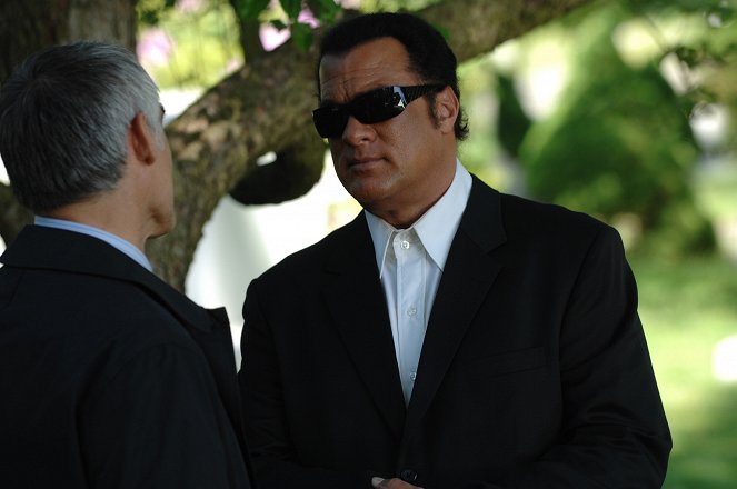 Pistol Whipped - De la película - Steven Seagal