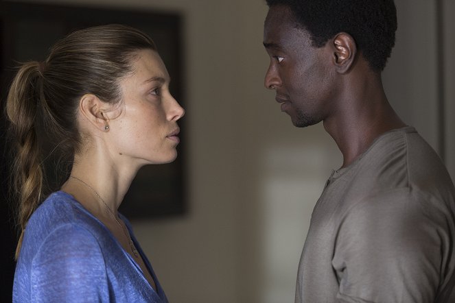 Krvácející srdce - Z filmu - Jessica Biel, Edi Gathegi