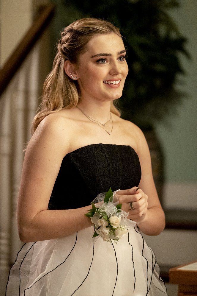 American Housewife - Season 4 - Prom - Photos - Meg Donnelly