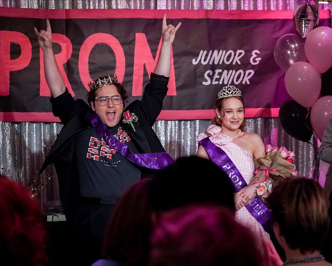 The Goldbergs - Pretty in Pink - Photos - Sean Marquette, Sadie Stanley