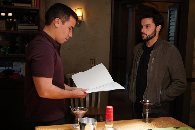 How to Get Away with Murder - Stay - Photos - Conrad Ricamora, Jack Falahee