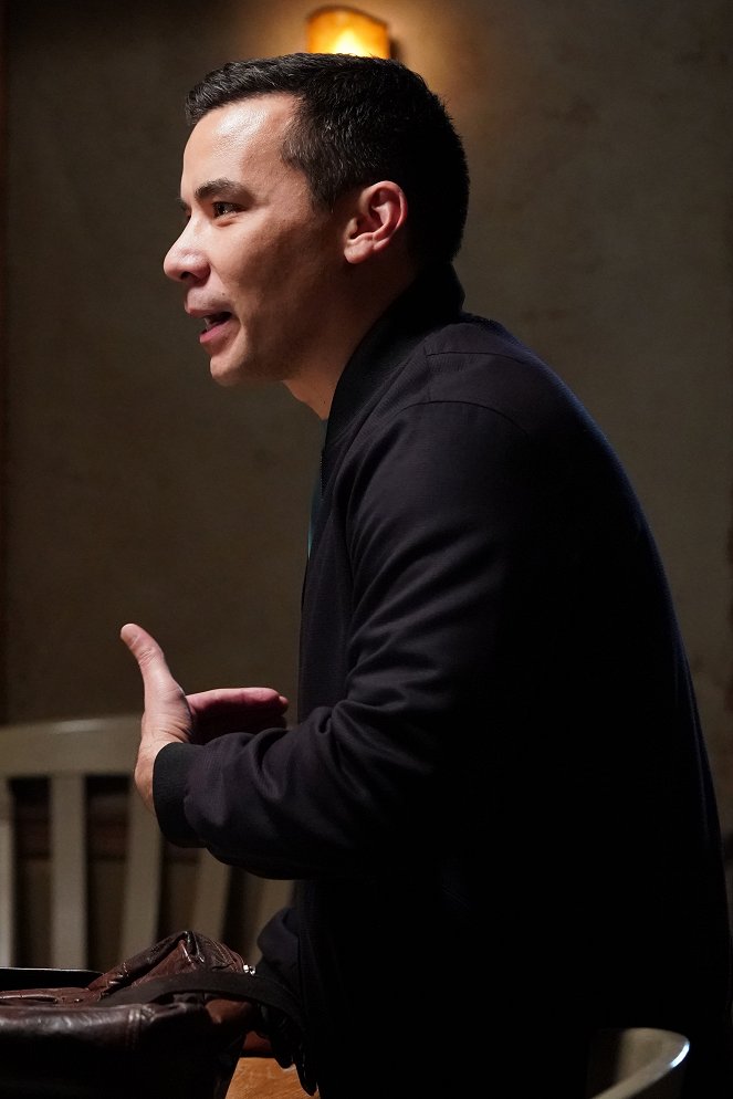 How to Get Away with Murder - Stay - Van film - Conrad Ricamora