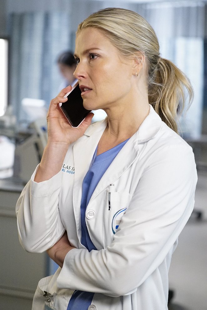 The Rookie - Season 2 - The Hunt - Photos - Ali Larter