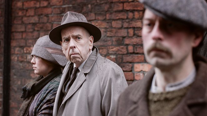 Mrs Lowry & Son - Filmfotos - Timothy Spall