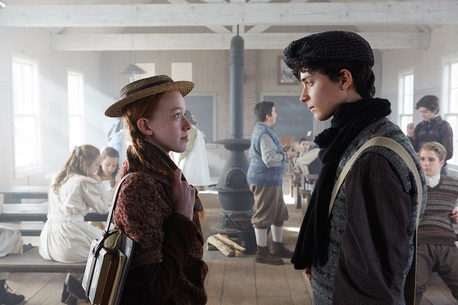 Anne with an E - But What Is So Headstrong as Youth? - Photos - Amybeth McNulty, Lucas Jade Zumann
