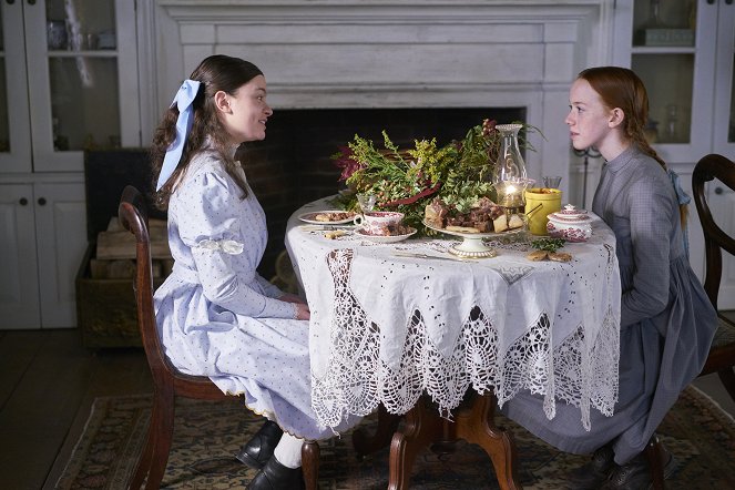 Anne with an E - Fortement attachée à une corde semblable - Film - Dalila Bela, Amybeth McNulty