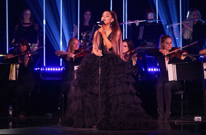Ariana Grande at the BBC - Photos - Ariana Grande