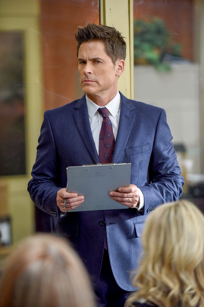 The Grinder - A System on Trial - Photos - Rob Lowe