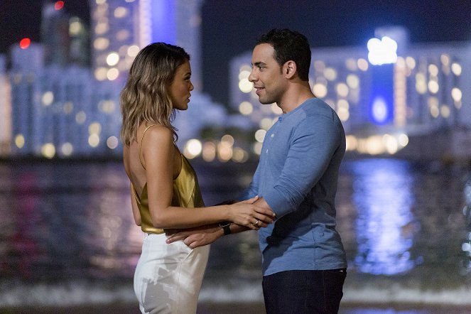 The Baker and the Beauty - Side Effects - Film - Nathalie Kelley, Victor Rasuk