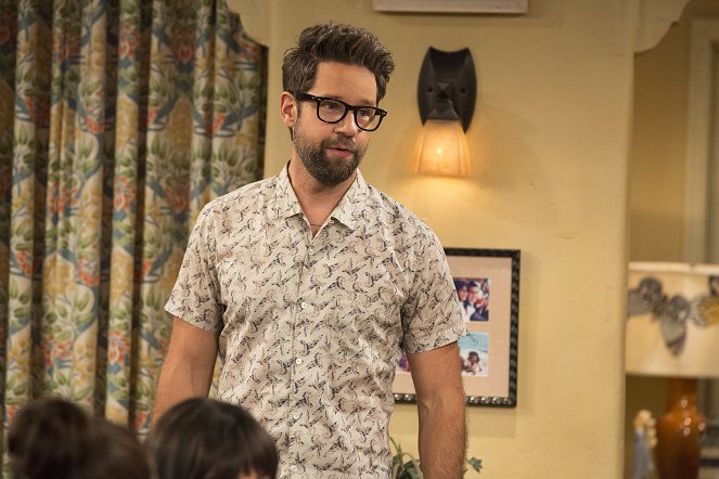 One Day at a Time - No Mass - Kuvat elokuvasta - Todd Grinnell
