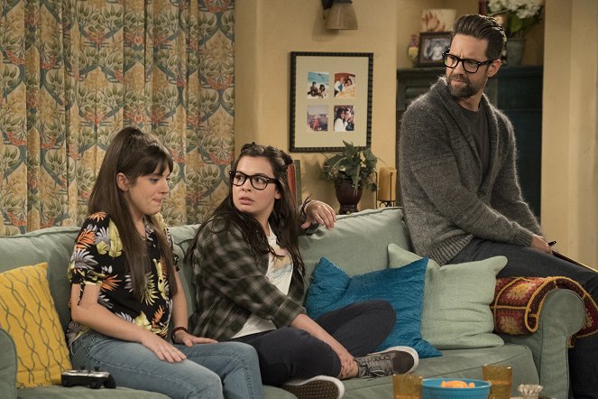 One Day at a Time - The Funeral - Photos - Isabella Gomez, Todd Grinnell