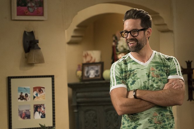 One Day at a Time - Season 3 - The Funeral - Photos - Todd Grinnell