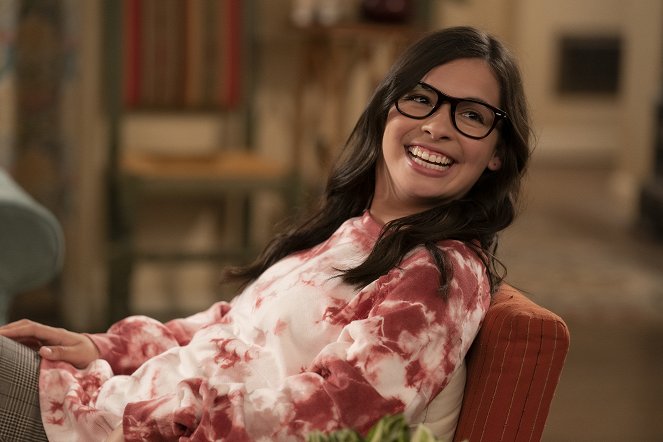 One Day at a Time - Season 4 - Checking Boxes - Filmfotos - Isabella Gomez