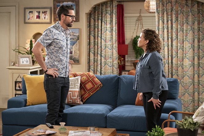 One Day at a Time - Boundaries - Filmfotos - Todd Grinnell, Justina Machado