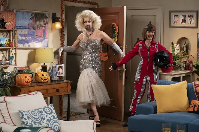 One Day at a Time - Season 4 - One Halloween at a Time - Photos - Todd Grinnell