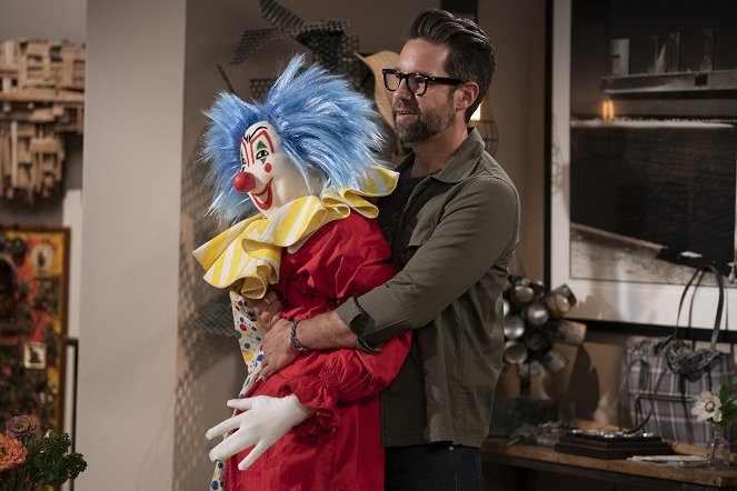 One Day at a Time - Season 4 - Diamonds - Photos - Todd Grinnell
