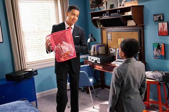 Black-ish - Season 2 - Keeping Up with the Johnsons - Do filme - Marcus Scribner
