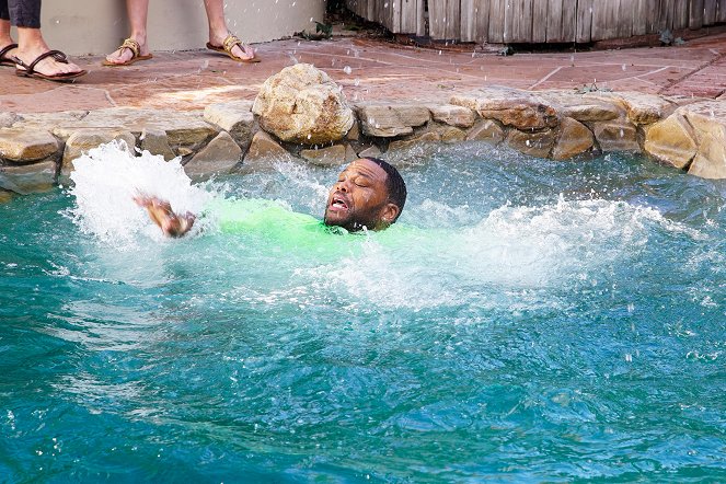 Black-ish - Schwimmen oder untergehen - Filmfotos - Anthony Anderson