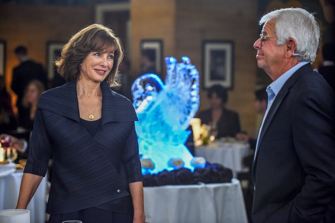 The Grinder - For the People - Photos - Anne Archer, William Devane