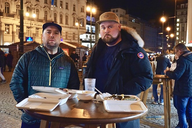 Burgerimies Euroopassa - Praha: Makkaraorgiat ja olutkylpyjä! - Promóció fotók - Ossi Lahtinen, Akseli Herlevi
