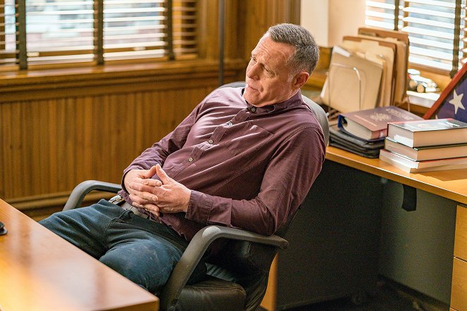 Chicago P.D. - Silence of the Night - Photos - Jason Beghe