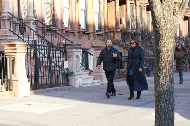 Law & Order: Special Victims Unit - Garland's Baptism by Fire - Photos - Ice-T, Mariska Hargitay