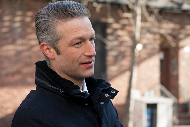 Law & Order: Special Victims Unit - Solving for the Unknowns - Van film - Peter Scanavino