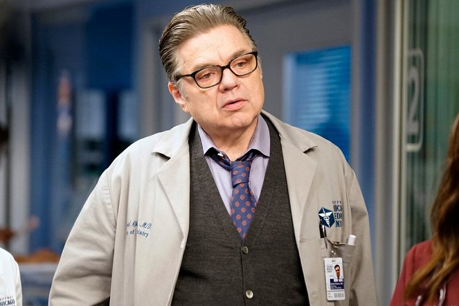 Chicago Med - Season 5 - The Ghosts of the Past - Photos - Oliver Platt